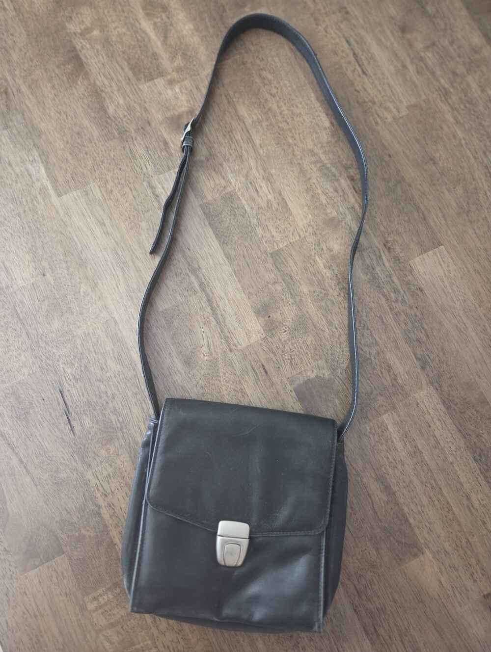 Derek Alexander Pushbbutton Crossbody Leather Organizer Purse